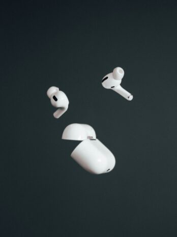 Apple earbuds